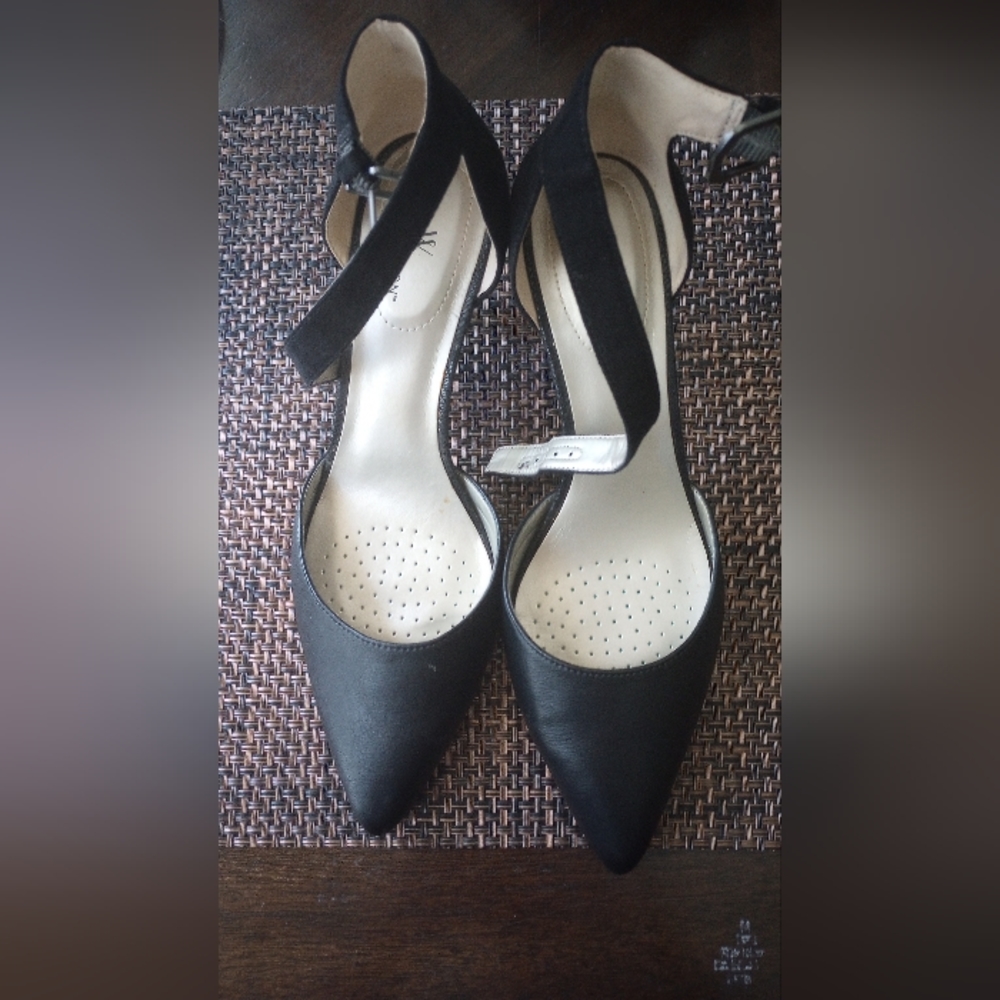 Black high heels by Worthington